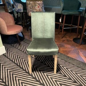 SHOWROOM SAMPLE CHAIR