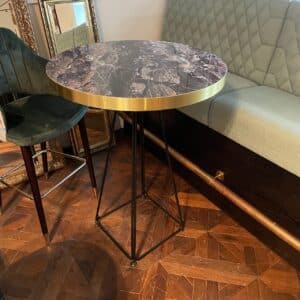 POSUER TABLE WITH MARBLE LAMINATE TOP 700 DIA BRASS EDGE
